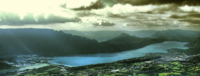 Lac du Bourget. Source: wikimedia.org