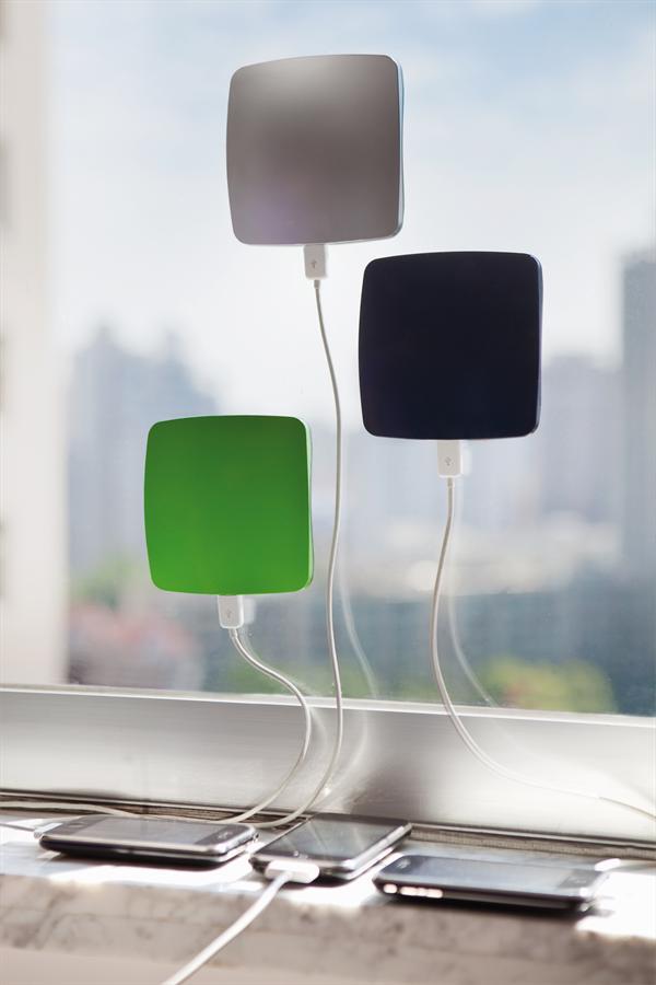 smartphone-solar-window-charger